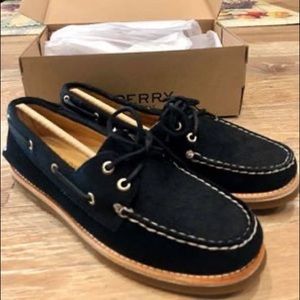 Women’s Sperry’s!